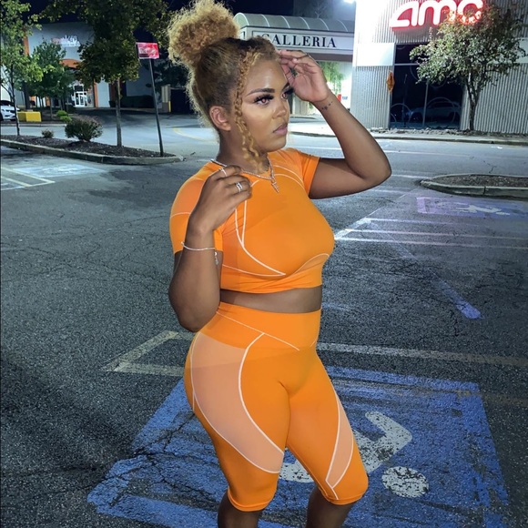 2 piece orange set size 6/medium - Picture 1 of 3